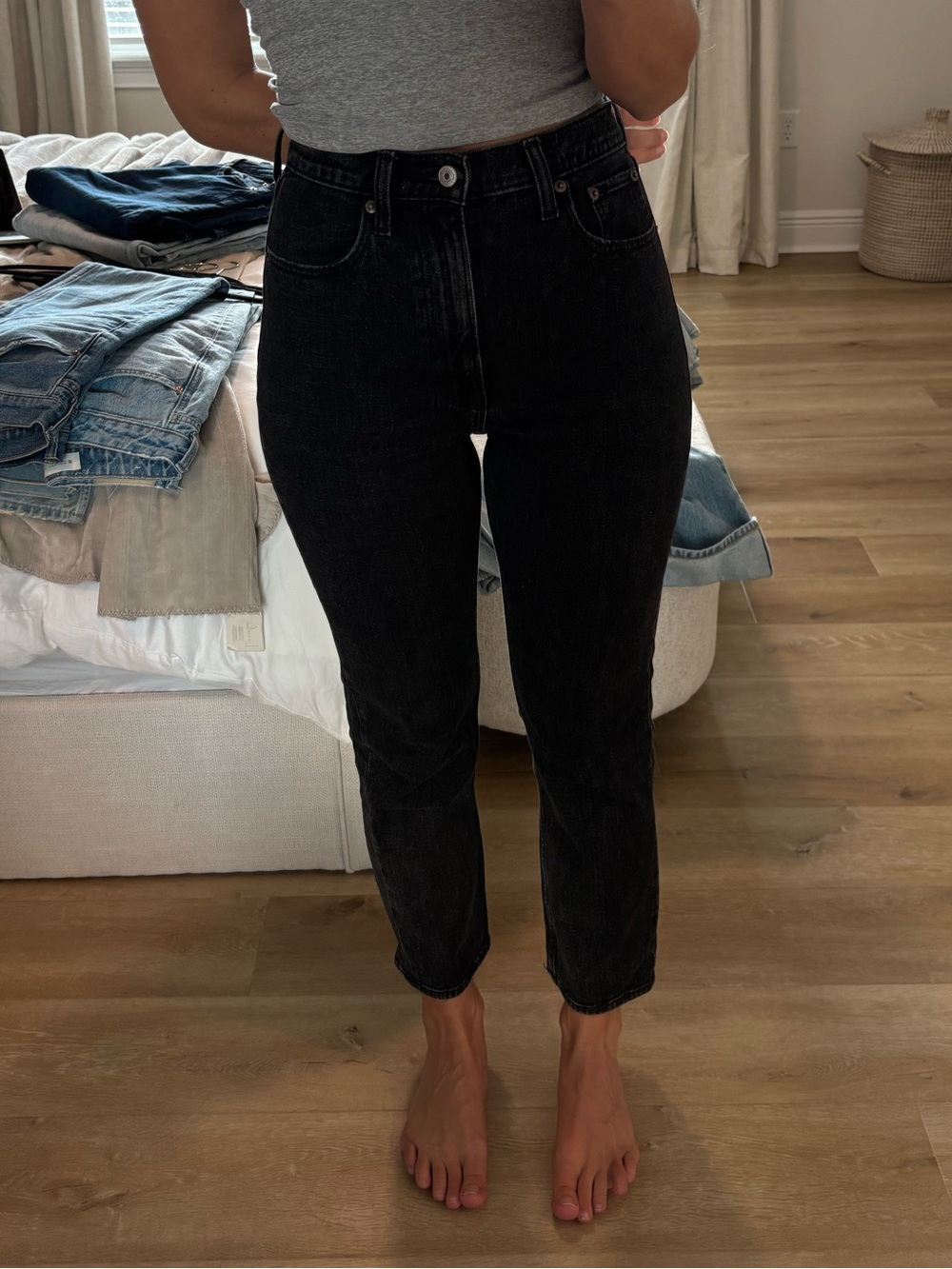 Abercrombie & Fitch Ultra High Rise Ankle Straight Jeans Curve